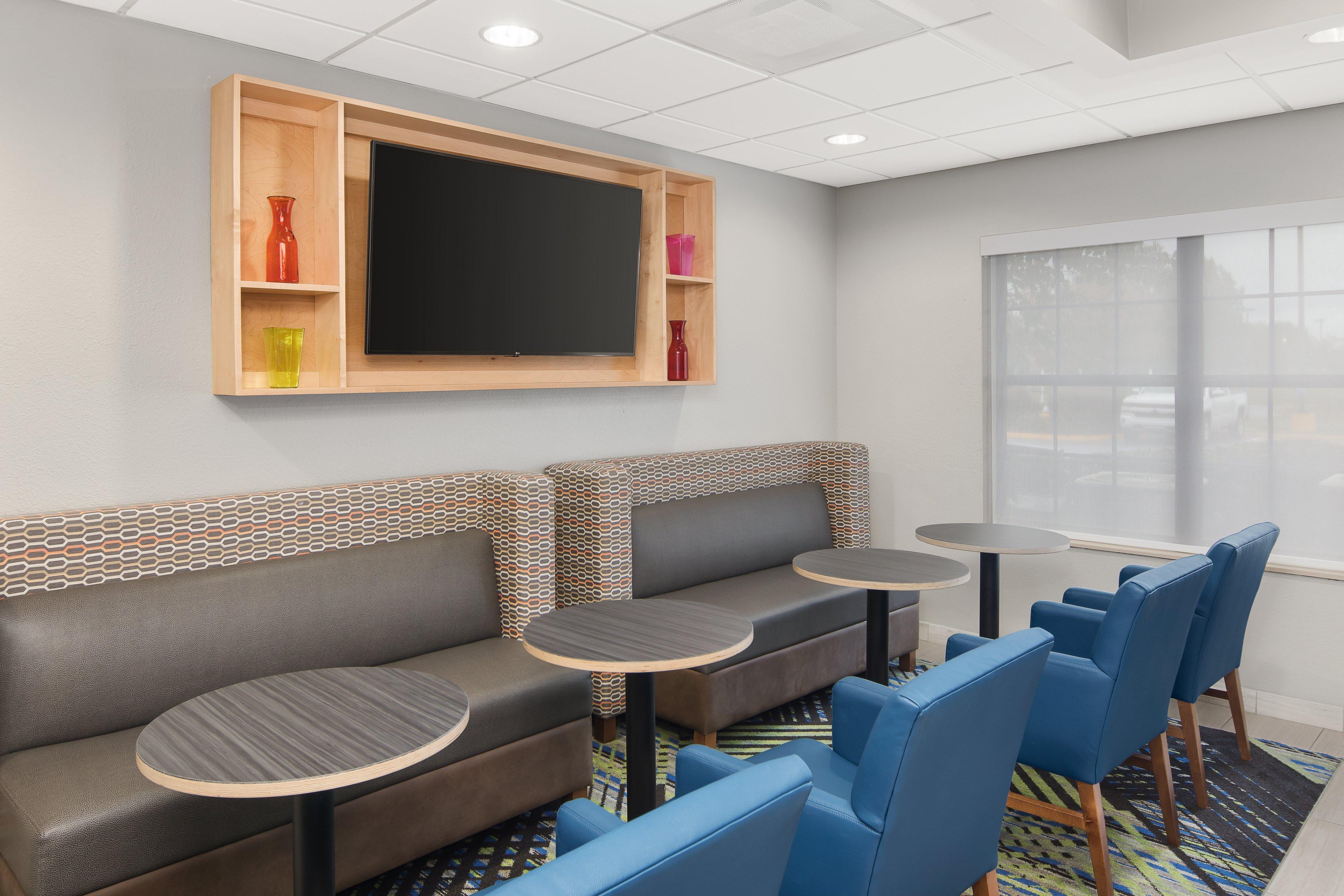 Holiday Inn Express Hotel & Suites Byron By Ihg Exterior foto
