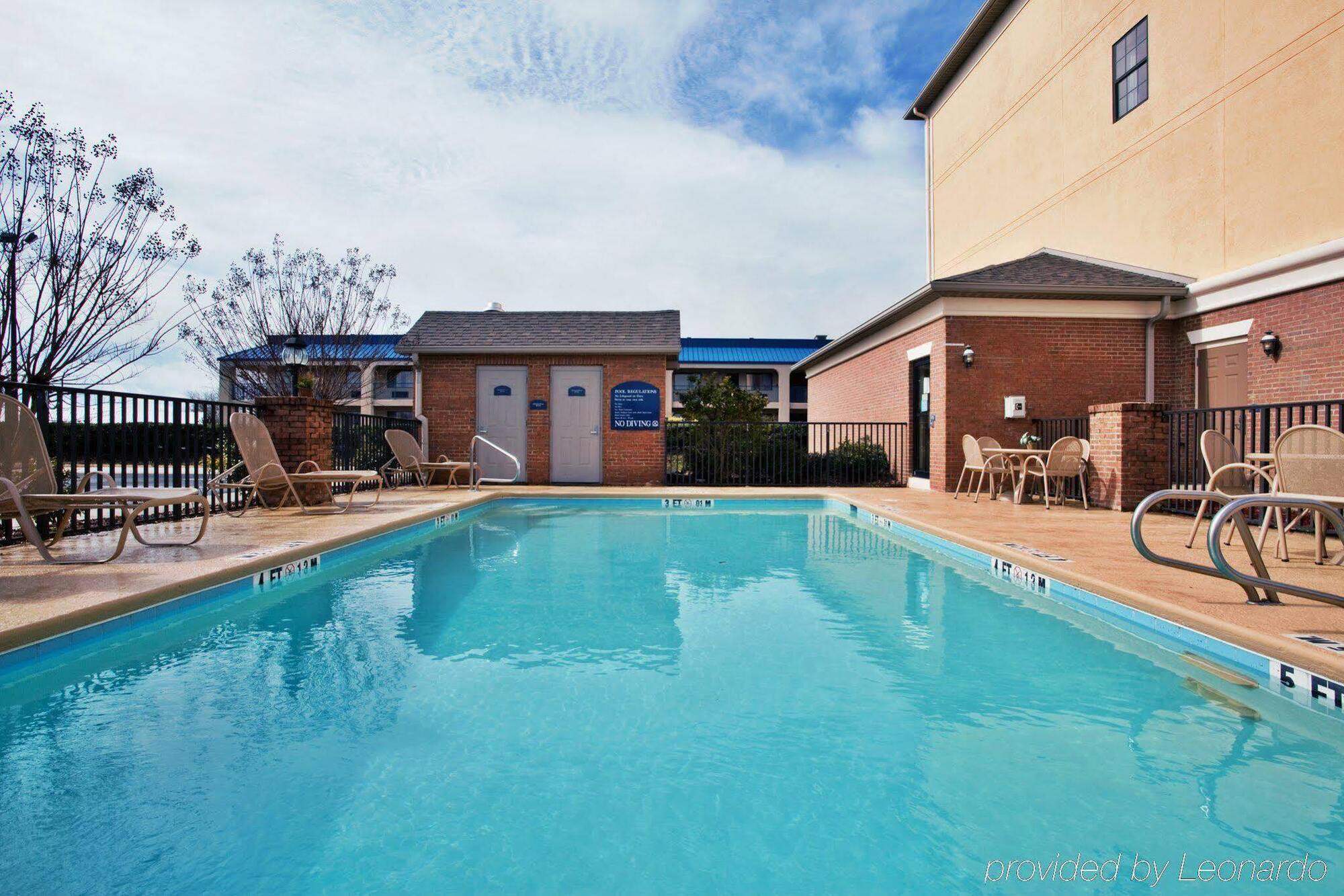 Holiday Inn Express Hotel & Suites Byron By Ihg Exterior foto