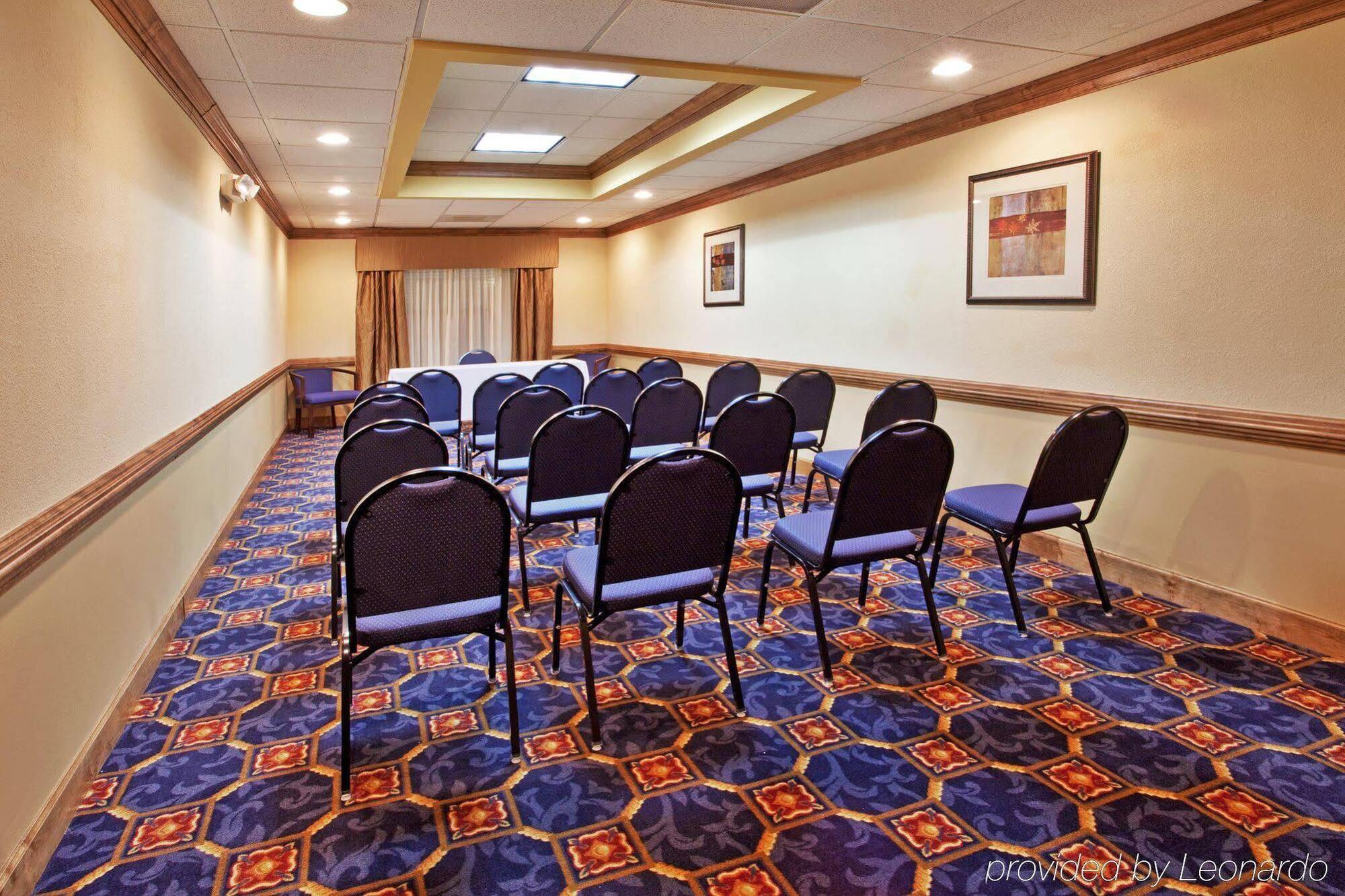 Holiday Inn Express Hotel & Suites Byron By Ihg Exterior foto