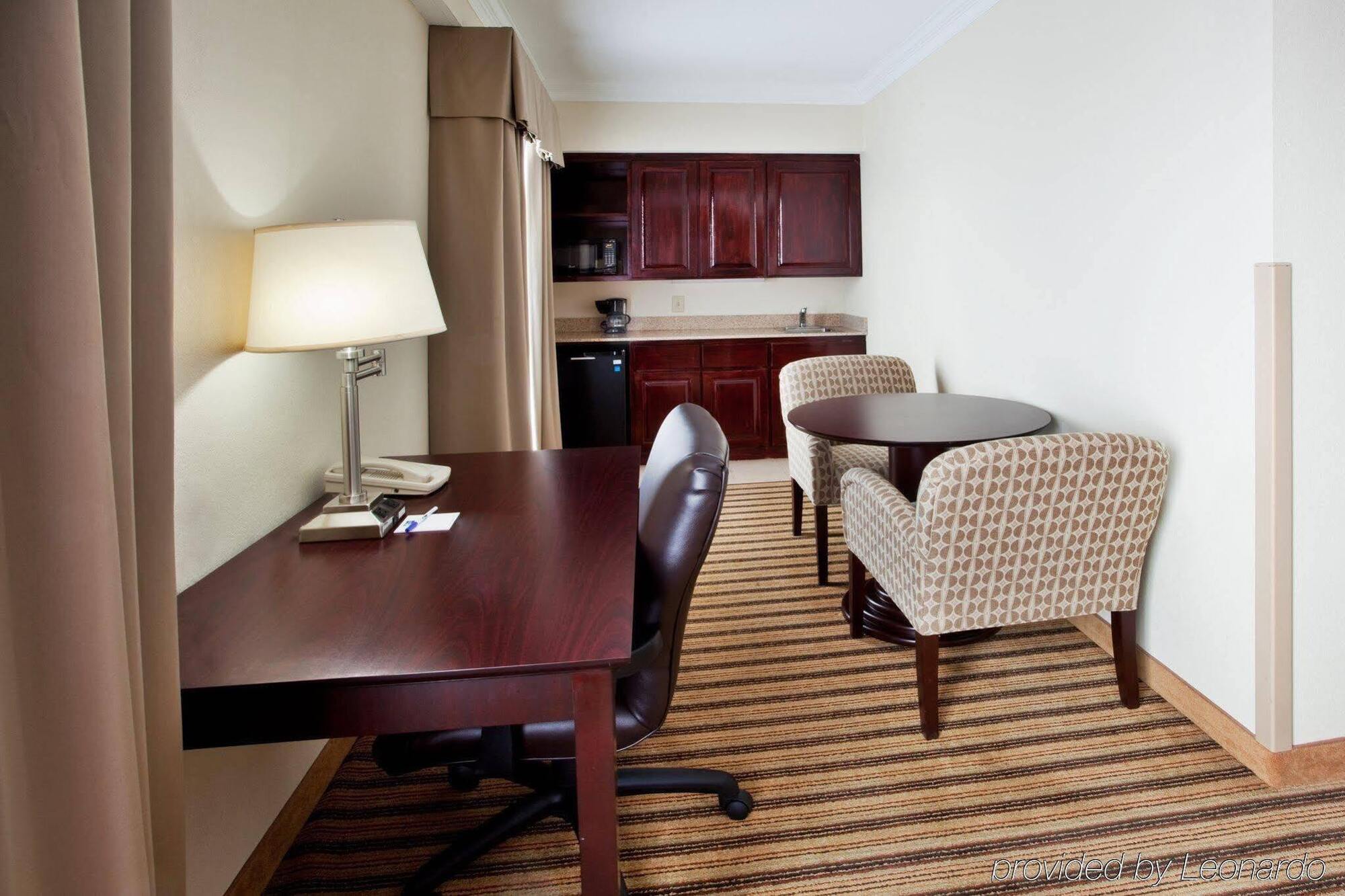 Holiday Inn Express Hotel & Suites Byron By Ihg Exterior foto